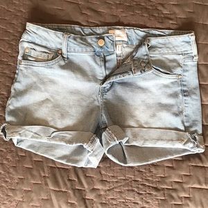 Celebrity Pink Light Wash Denim Shorts, 9